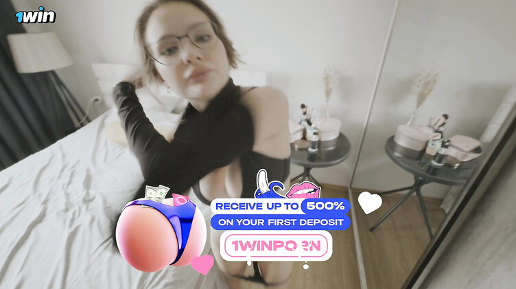 Русская мачеха дрочит член пасынка девственника перед его свиданием с девушкой