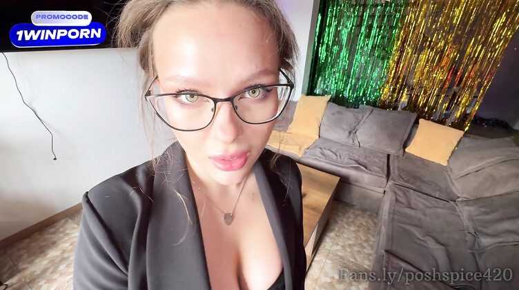 Мачеха и пасынок: Русская мачеха в чулках пообещала пасынку анальный секс за сдачу экзамена