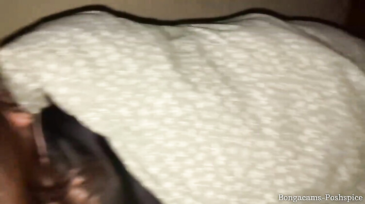 Большие члены: Студентка отсосала преподу ради зачета, пока жена спала