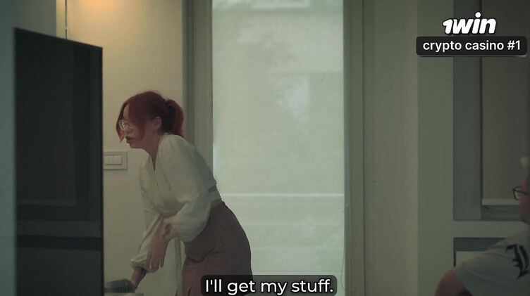 С сюжетом: Отлизал и трахнул мачеху в номере отеля с двуспальной кроватью