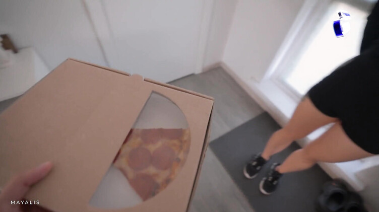 Раком: Наказывает доставщицу пиццы членом за плохой сервис