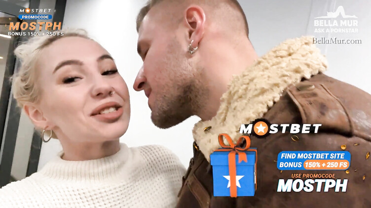 Белла Мур трахается с новым любовников в прихожей и спальне на кровати