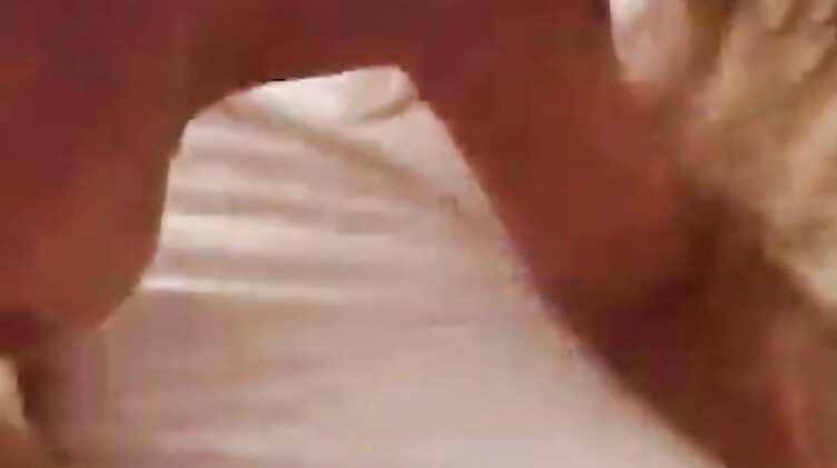 Monika Fox: Фанат трахает нимфоманку Монику Фокс в анал в домашнем порно