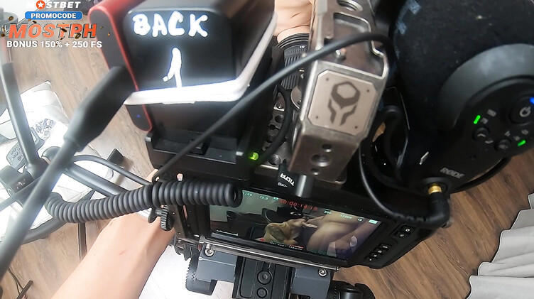 Блондинки: Закулисные съемки секс сцены с русской порноактрисой Bella Mur на Хэллоуин