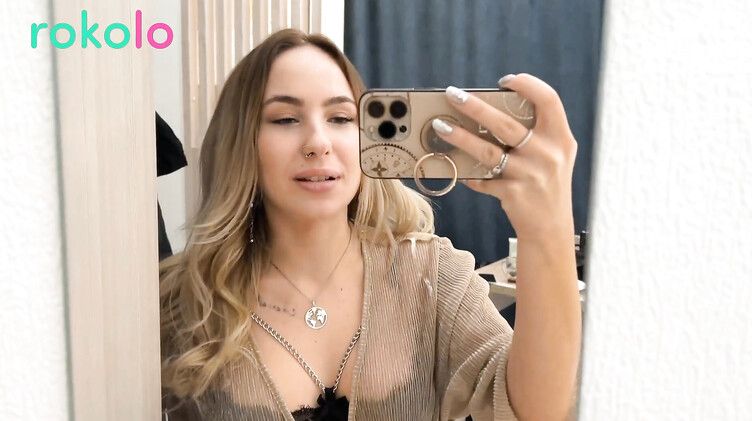 Белла Мур рассказывает о работе порно модели и трахается с новым парнем