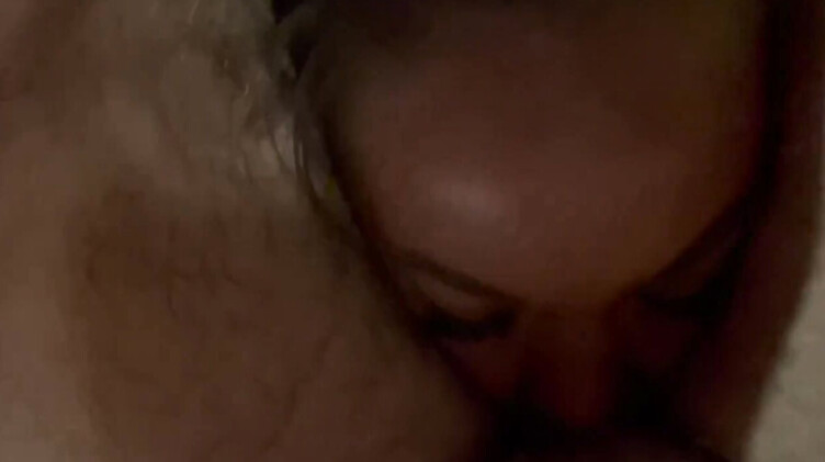 Палец в попу: Глубокий минет и пролапс жопы в домашке с Моникой Фокс