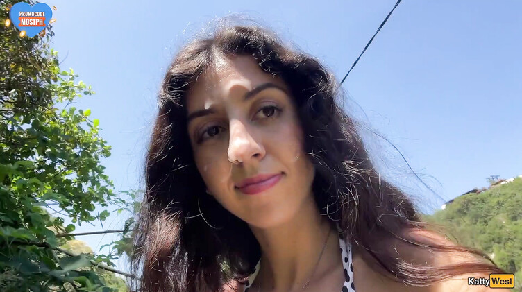 HD порно: Кэтти Вест гуляет по пляжу в Таиланде со спермой на лице