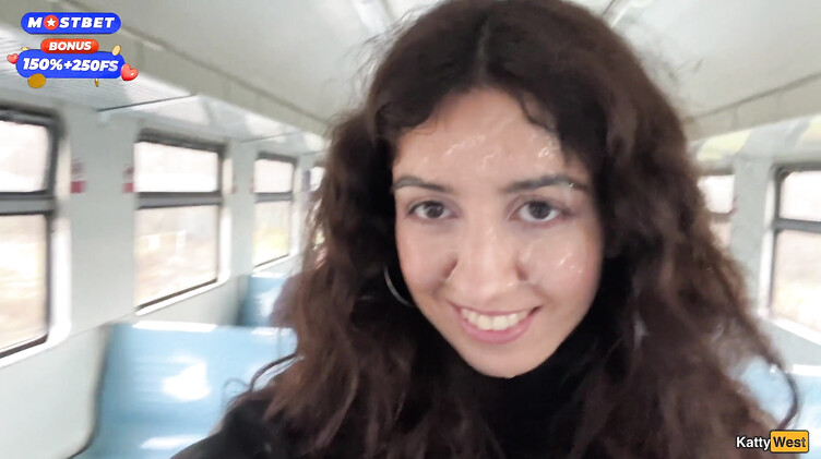 Дрочка члена: Эксгибиционист залил спермой лицо незнакомки в поезде, поманив ее хуем