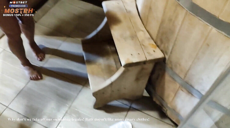 Миссионерская поза: Русские тетя и племянник попарились в баньке и занялись сексом на диване