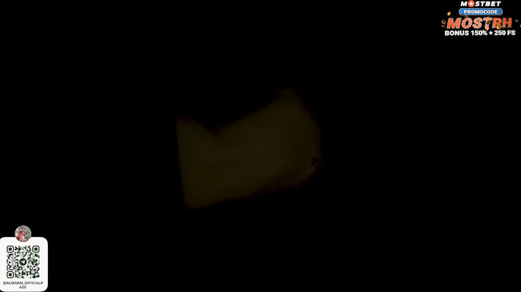 На кровати: Сисястая мамка трахается с пасынком в гандоне, проверяя его ориентацию