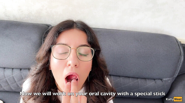 Логопед трахает молодую студентку в попку и кончает на лицо