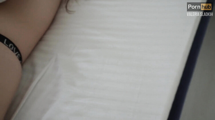 Инцест: Разбудил сестру пальцами в пизде и трахнул раком