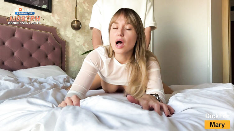 Инцест: Спалился за подглядыванием - пришлось ебать горячую сестру