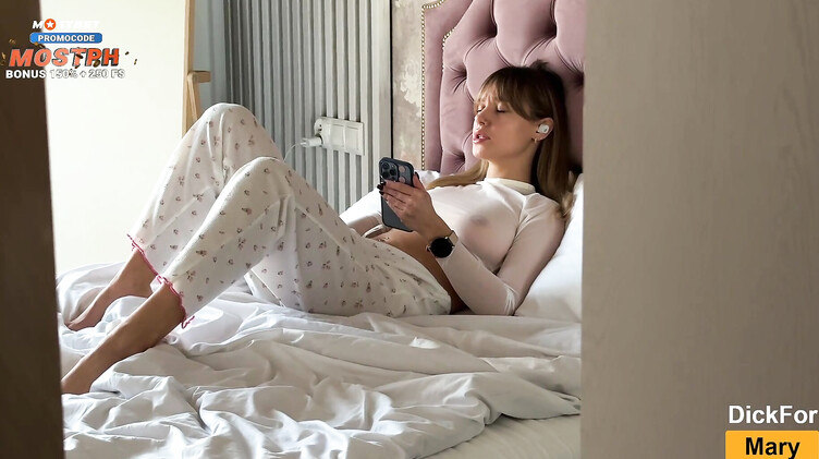 Инцест: Спалился за подглядыванием - пришлось ебать горячую сестру