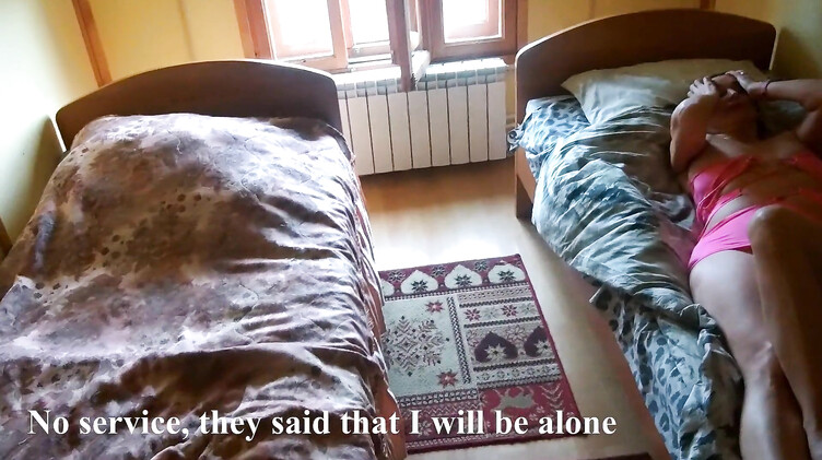 В отеле: Заселился с мамой друга в один номер и оприходовал ее