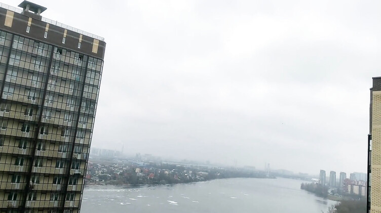 Брюнетки: Кудрявая русская соседка попросила денег в долг за анальный секс