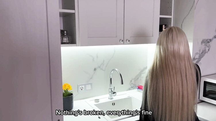 Раком: Выебал и накормил кончой хозяйку квартиры за долги