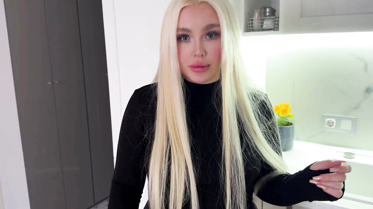 Глубокий минет: Выебал и накормил кончой хозяйку квартиры за долги