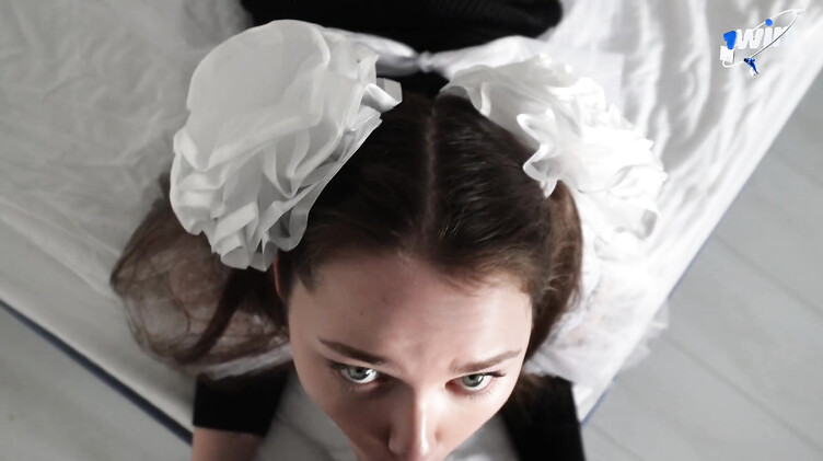 Наездница: Школьница Валерия Сладких после выпускного скачет на хую одноклассника