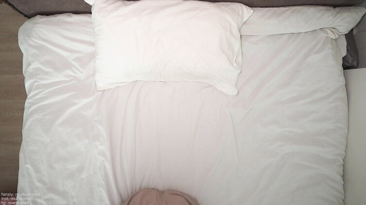 Русское порно: АСМР стоны красотки в микрофон во время мастурбации вибратором