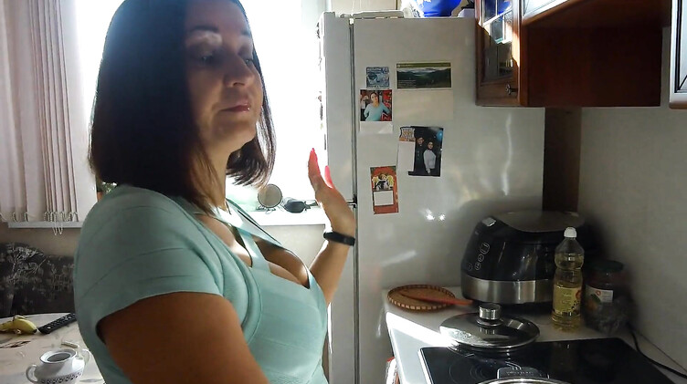 Секретный ингредиент: сосед кормит Алину омлетом со спермой