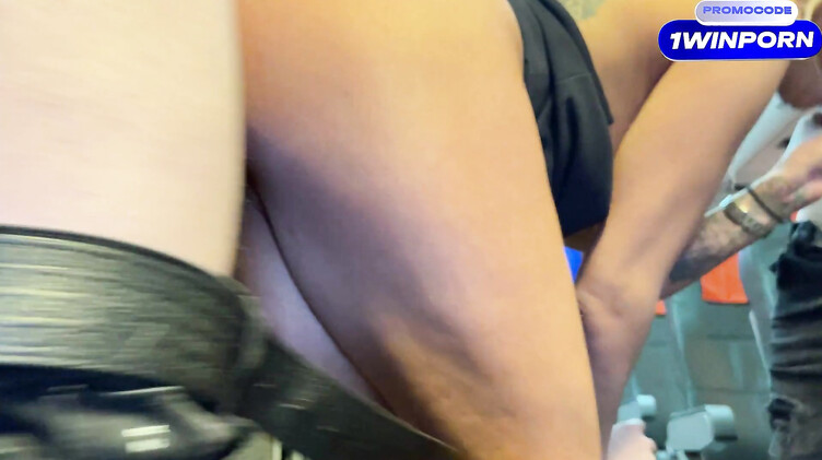 С матом: Наглые пассажиры самолета трахнули русскую стюардессу в две дырки сразу