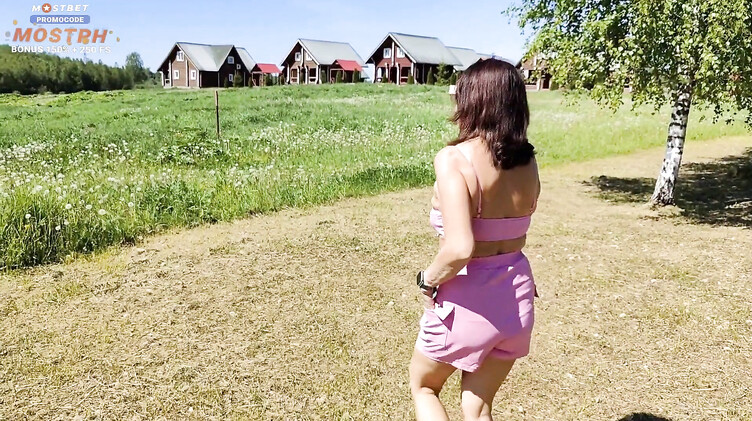 Встретил маму друга на турбазе и развел на секс