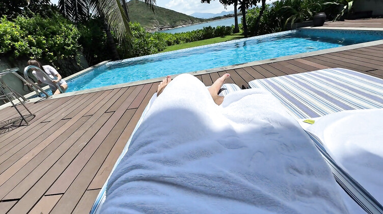 Миссионерская поза: Парень изменил девушке с ее красивой подругой в отпуске