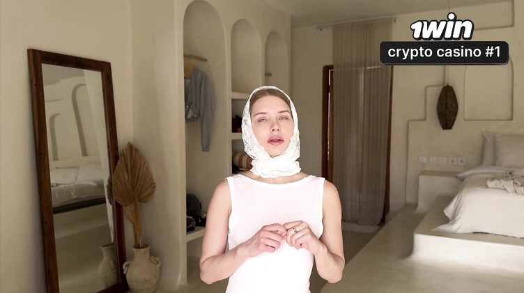 Слюнявый минет: Недовольный клиент грубо выебал дизайнера интерьера с бритой киской