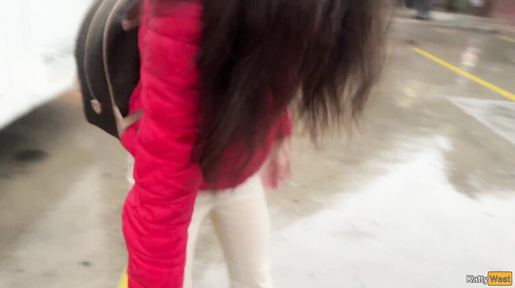 Дрочка члена: Дрочит и сосет член незнакомцу в рейсовом автобусе