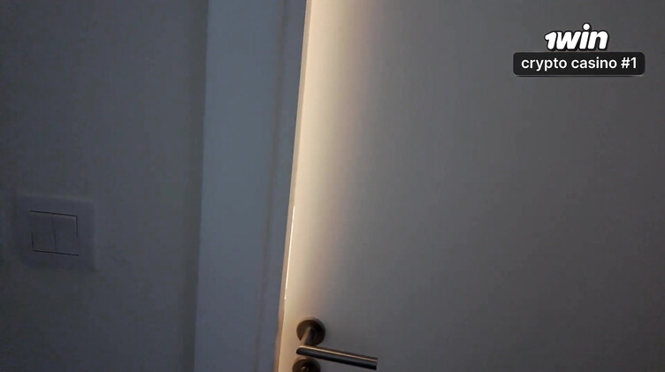 С разговорами: Пасынок съел виагру и просит мачеху помочь со стояком