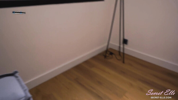 Приютил мачеху в Париже и кончил в ее киску