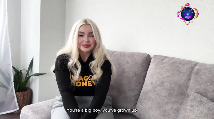 Русское порно: Красивая подруга мамы лишила девственности ее сына на его День рождения