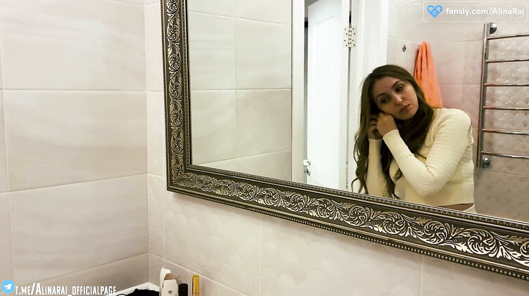 Alina Rai: Пасынок случайно выпил виагру отца и выебал мачеху