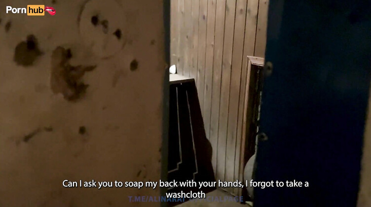 Милфы: Жопастая русская милфа трахается в бане с пасынком после рыбалки на озере