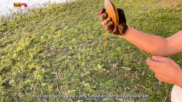 Alina Rai: Жопастая русская милфа трахается в бане с пасынком после рыбалки на озере