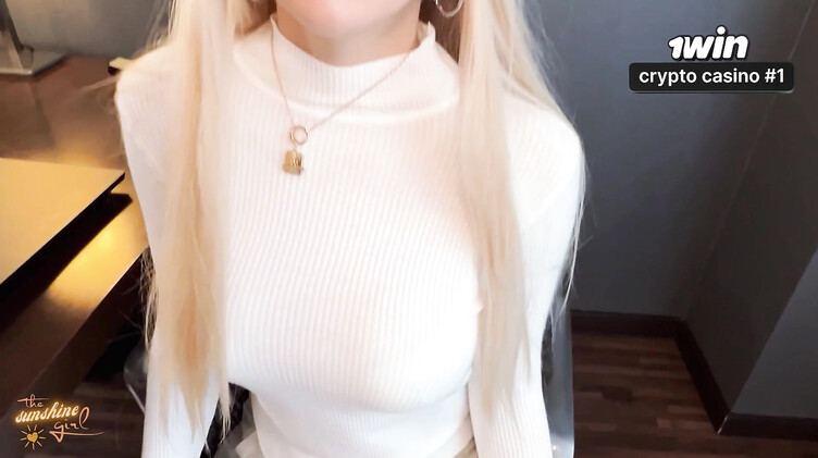 Красивая грудь: Начальник поебывает замужнюю секретаршу во время рабочего перерыва