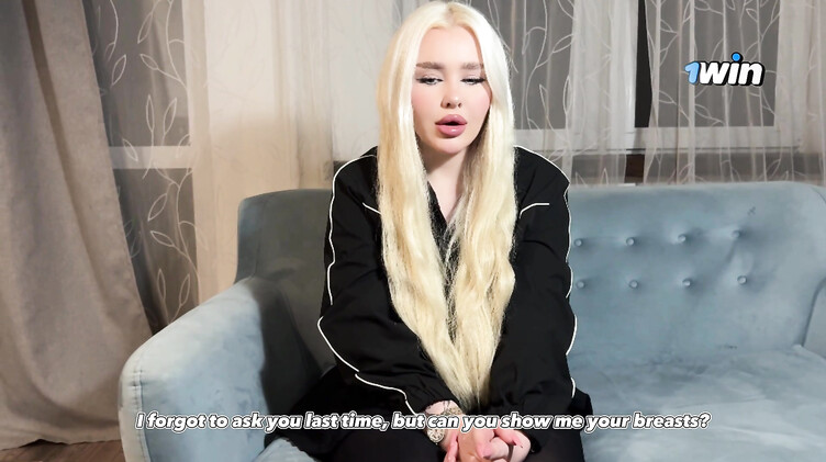 С разговорами: Скромная соседка с большой задницей согласилась на съемки в любительском порно