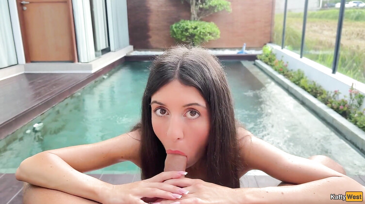 Любительское порно: Растянул попочку Кэтти Уэст во время анальной йоги