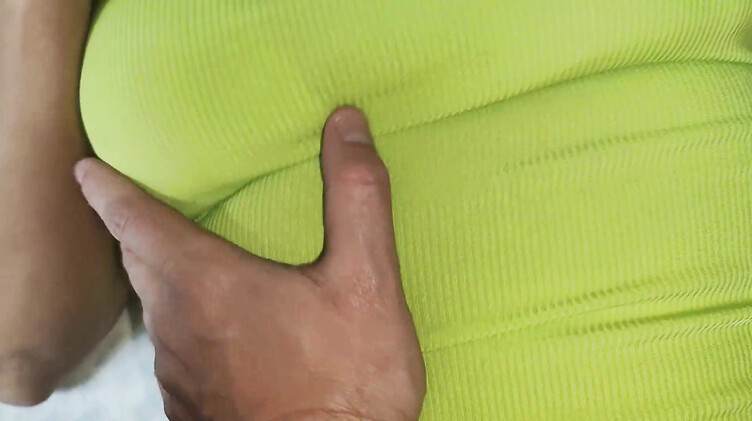 Русское порно: Пасынок трахает мачеху в жопу на отдыхе - пояс верности не помог!