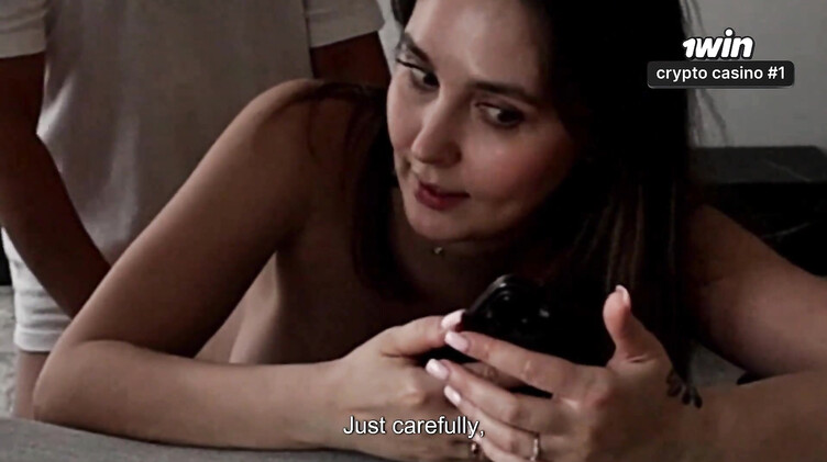 Любительское порно: Мамина подруга с седьмого этажа зашла за солью, а получила член в киску