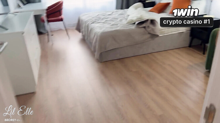 Молодая русская мачеха нашла сперму на трусиках и пришла к пасынку трахаться