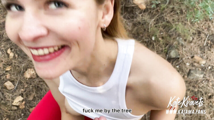 Русское порно: Трах с русской блондинкой в красных лосинах в лесу