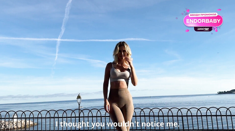 Стоячие сиськи: Спортсменка с силиконовыми сиськами ебется с незнакомцем после пробежки