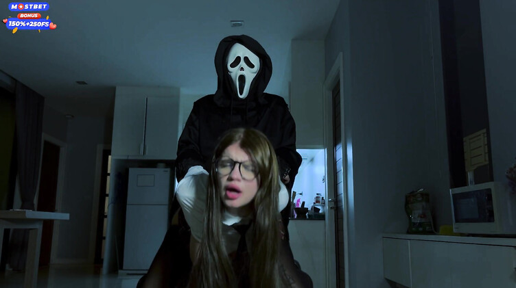 Пародии и косплей: Трах до анального кремпая в пародии на фильм "Крик"