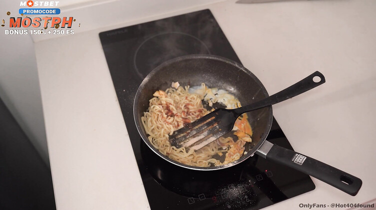 Блондинки: Нежный АСМР минет после прожарки сисястой домохозяйки в корсете