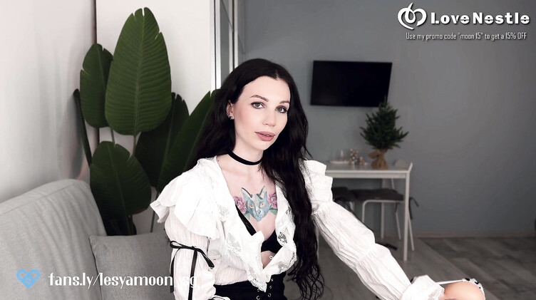 Любительское порно: Секс коуч учит ебаться на кукле и получает сперму в рот