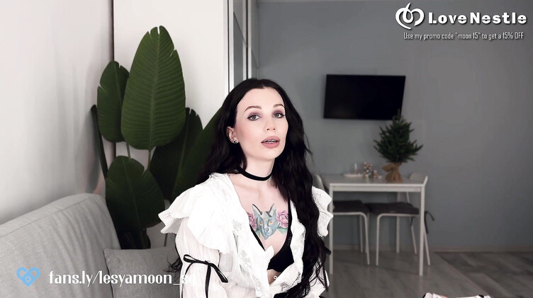 Любительское порно: Секс коуч учит ебаться на кукле и получает сперму в рот