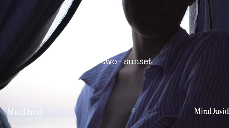 Блондинки: Кинул две палки в блонду на берегу Волги