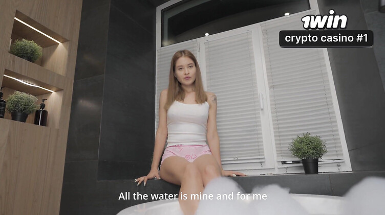 Любительское порно: Сводная сестра залезла в ванну к брату, чтобы потрахаться